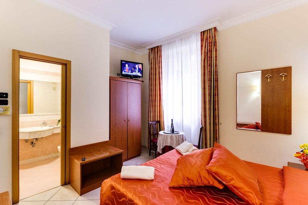 Hotel Suite Caesar Rome Exterior photo